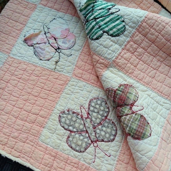 Vintage Butterfly Hand Quilted Quilt - Picture 9 of 16